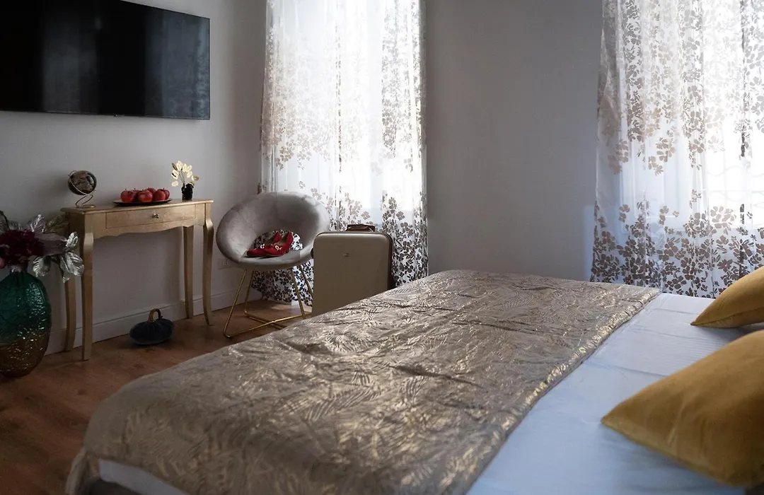 Pantheon Charming Accommodation-1